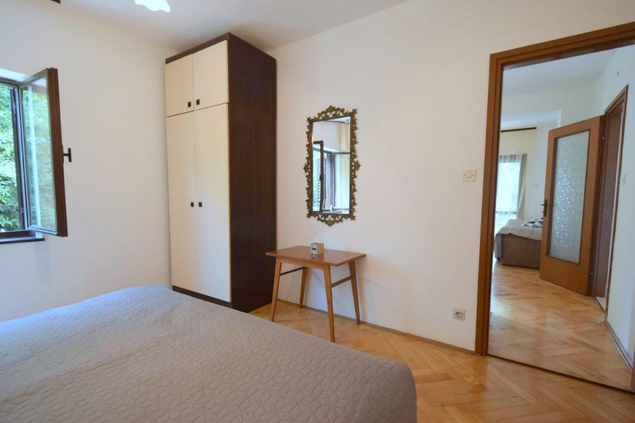 Apartments Jadanec Malinska Exterior foto